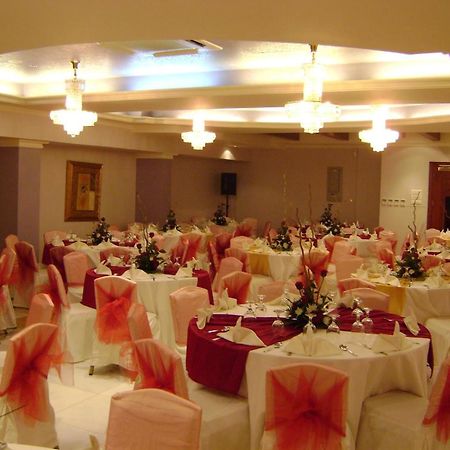 Safeer Plaza Hotel Muscat Exterior photo