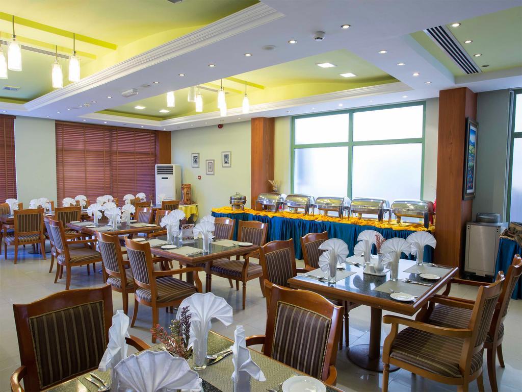 Safeer Plaza Hotel Muscat Exterior photo